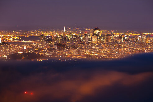 USA, Kalifornien, San Francisco, Golden Gate Bridge, bei Nacht - FOF01506