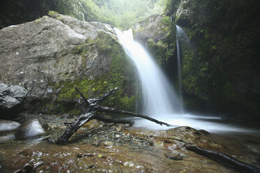 New Zealand, Small waterfall - AC00031