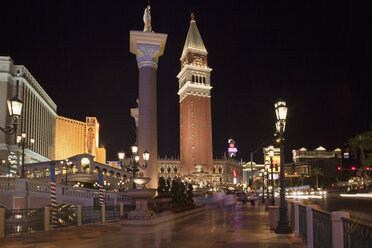 USA, Las Vegas, Hotel Venetian bei Nacht - FOF01583