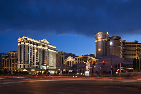 USA, Las Vegas, Caesar's Palace bei Nacht, lizenzfreies Stockfoto