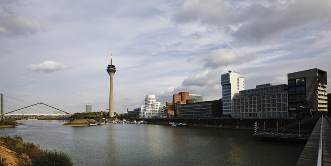 Deutschland, Nordrhein-Westfalen, Düsseldorf, Medienhafen - 11786CS-U