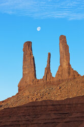 USA, Arizona, Monument Valley, Rock formation, The Three Sisters - FOF01705