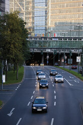 Deutschland, Nordrhein-Westfalen, Düsseldorf, Rheintunnel, Verkehr in der Stadt - 11988CS-U