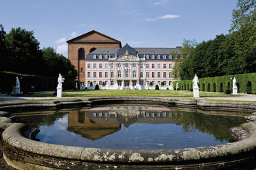 Deutschland, Rheinland-Pfalz, Trier, Kurfürstliches Schloss - 11918CS-U