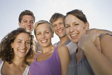 Germany, Bavaria, Young people embracing, smiling, portrait, close-up - LDF00784