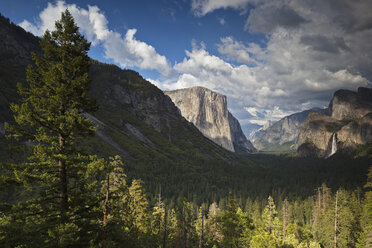 USA, Kalifornien, Yosemite-Nationalpark, Tunnel View Point - FOF01900