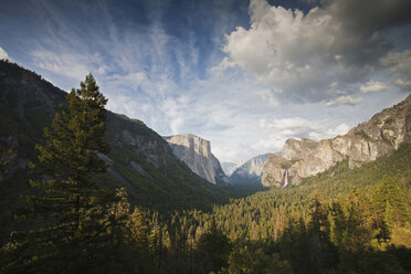 USA, Kalifornien, Yosemite-Nationalpark, Tunnel View Point - FOF01890