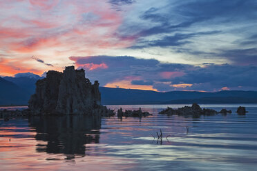 USA, Kalifornien, Südliches Tuffsteingebiet, Mono Lake - FOF01883