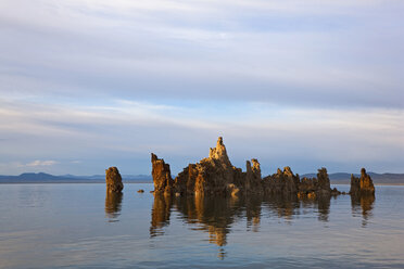 USA, Kalifornien, Südliches Tuffsteingebiet, Mono Lake - FOF01882