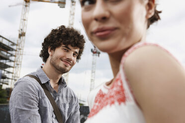 Germany, Berlin, Young couple, portrait, close-up - VVF00024