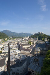 Österreich, Salzburg, Stadtansicht, Festung Hohensalzburg im Hintergrund - WDF00658