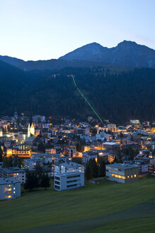 Schweiz, Graubünden, Davos am Abend - WDF00640