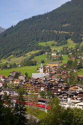 Schweiz, Graubünden, Dorf Klosters, Blick von oben - WDF00638