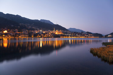 Schweiz, Graubünden, St. Moritz mit St. Moritzersee bei Nacht - WDF00634