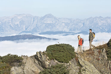 Austria, Steiermark, Reiteralm, Couple hiking - HHF03151