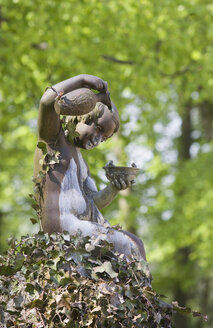Österreich, Bad Hall, Statue im Park - WWF01165