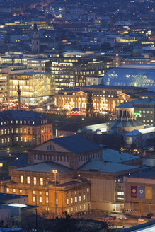 Deutschland, Stuttgart, Dächer und Stadt bei Nacht, Blick von oben - WD00680