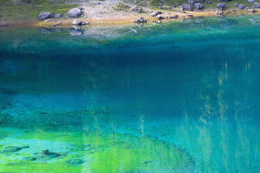 Italien, Südtirol, Karersee, Wasseroberfläche - SMF00547