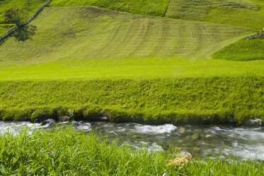 Italien, Südtirol, Sarntal, Bach - SMF00537