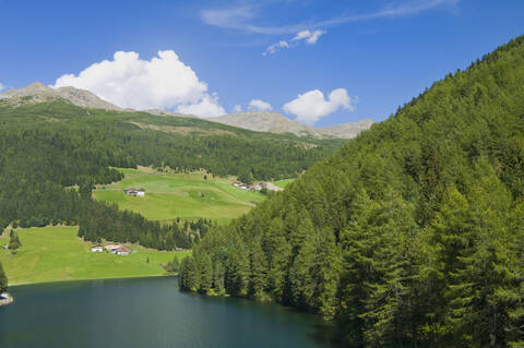 Italien, Südtirol, Durnholz, Durnholzer See, Blick von oben, lizenzfreies Stockfoto