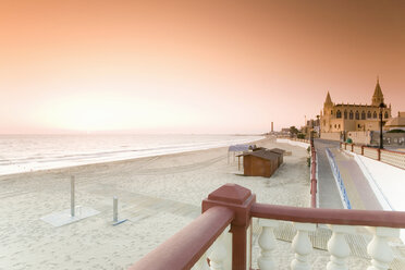 Spain, Costa de la Luz, Chipiona at sunset - MSF02285