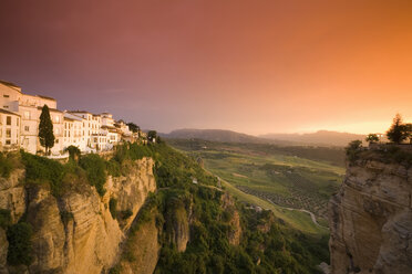 Spanien, Andalusien, Ronda mit Nachglühen - MSF02282