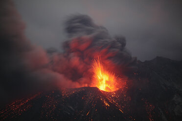 Japan, Kagoshima, Ausbruch des Vulkans Sakurajima - RMF00429