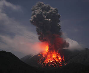 Japan, Kagoshima, Ausbruch des Vulkans Sakurajima - RMF00428