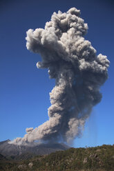 Japan, Kagoshima, Ausbruch des Vulkans Sakurajima - RMF00420