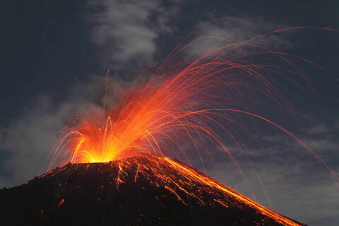 Indonesien, Sumatra, Ausbruch des Vulkans Krakatoa, lizenzfreies Stockfoto