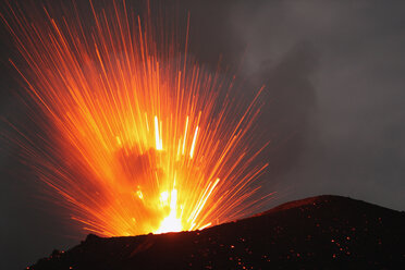 Indonesien, Sumatra, Ausbruch des Vulkans Krakatoa - RMF00400