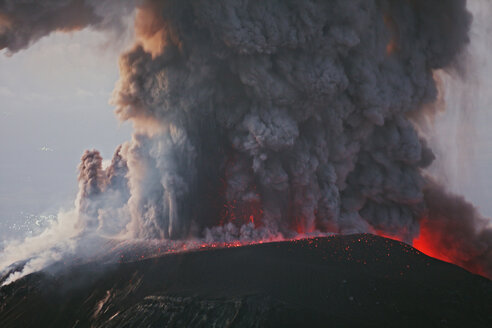 Guatemala, Ausbruch des Vulkans Santiaguito - RMF00376