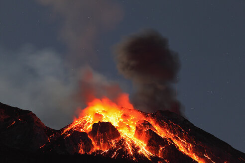 Italy, Sicily, Lava flow from stromboli volcano - RMF00368