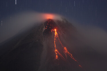 Costa Rica, Lavastrom beim Ausbruch des Vulkans Arenal - RMF00360