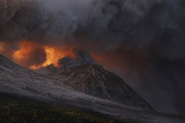 Montserrat, Caribbean, Ash erupting from soufriere hills volcano - RM00465