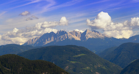 Italy, South Tyrol, Elevated view of dolomite alps - SMF00625