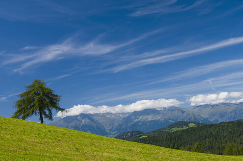 Italy, South Tyrol, View of mountain with Dolomite alps in background - SMF00624