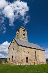 Italien, Südtirol, Jenesien, Blick auf die Kirche - SMF00623