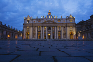 Italien, Rom, Vatikan, Blick auf die Basilika St. Peter - GWF01148