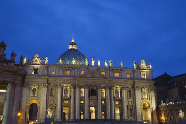 Italien, Rom, Vatikan, Blick auf die Basilika St. Peter - GWF01145