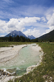 Österreich, Tirol, Leutschtal und Leutascher Ache - 12751CS-U