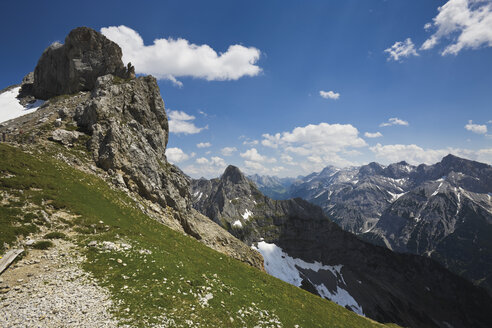 Deutschland, Bayern, Blick auf schneebedeckte Berge - 12729CS-U