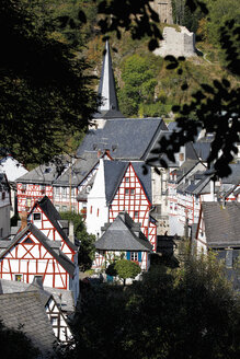 Deutschland, Rheinland-Pfalz, Monreal, Elzbach, Blick auf die Stadt - 12908CS-U