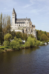 Deutschland, Hessen, Dietkirchen, St. Lubentiuskirche an der Lahn - 12952CS-U