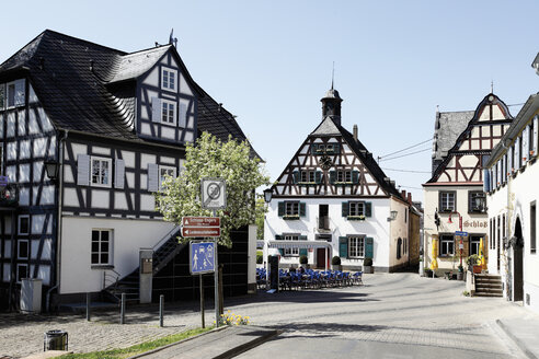 Deutschland, Rheinland-Pfalz, Neuwied, Engers, Blick auf Schloss Engers - 12945CS-U