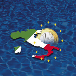 Umriss von Italien mit Sternen der Europäischen Union und Euro-Münze vor blauem Hintergrund, digitales Komposit - 13063CS-U
