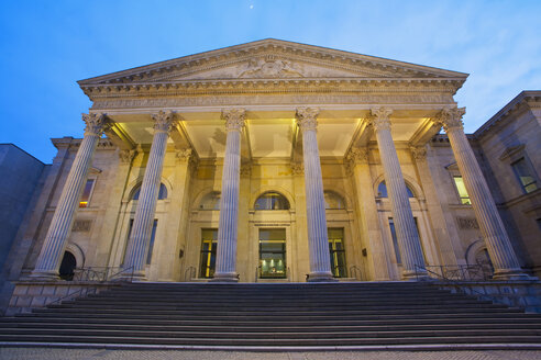 Germany, Hannover, Leineschloss, Parliament house at dusk - WDF00697