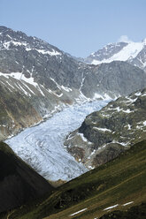 Österreich, Tirol, Kaunertal, Blick auf den Gepatschgletscher durch die Berge - 13165CS-U