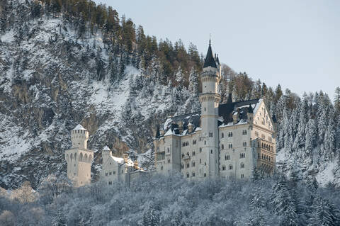 Deutschland, Bayern, Hohenschwangau, Blick auf Schloss Neuschwanstein, lizenzfreies Stockfoto