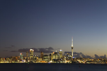 New Zealand, Auckland, North Island, View of city skyline at night - GWF001187